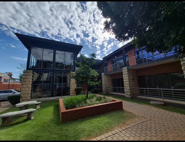 226M² OFFICE FOR SALE IN LITTLE FALLS